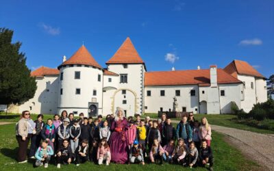 Uzbudljiv „Let u prošlost“: Trećaši u društvu carice Marije Terezije, rimske božice Minerve te rimskih vojnika i sokolova